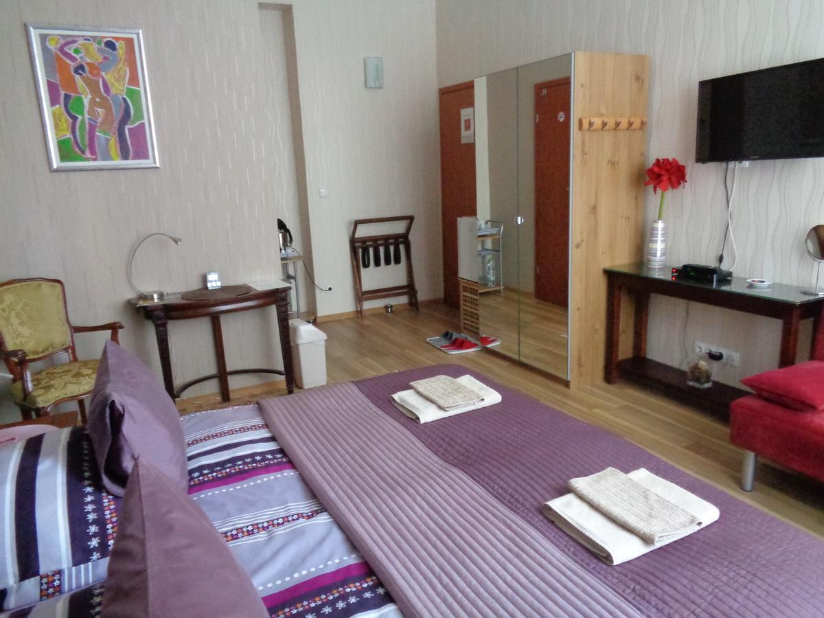 Guestrooms 3*